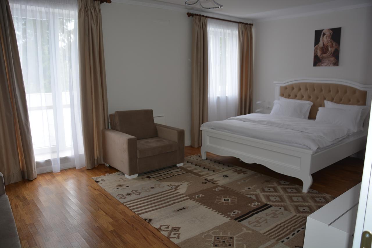 Hotel Turizem Shkelzeni Bajram Curr Exterior foto