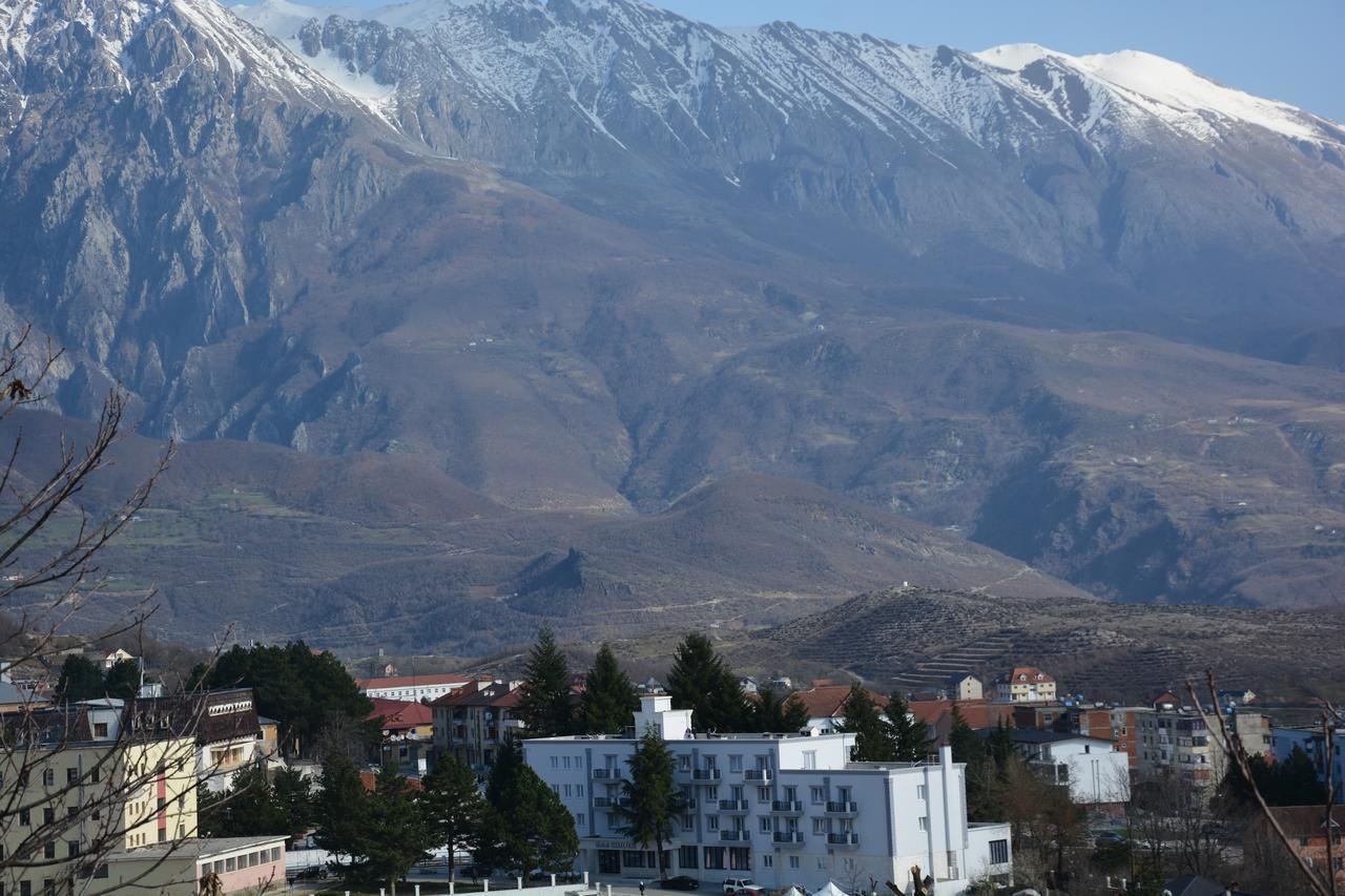 Hotel Turizem Shkelzeni Bajram Curr Exterior foto