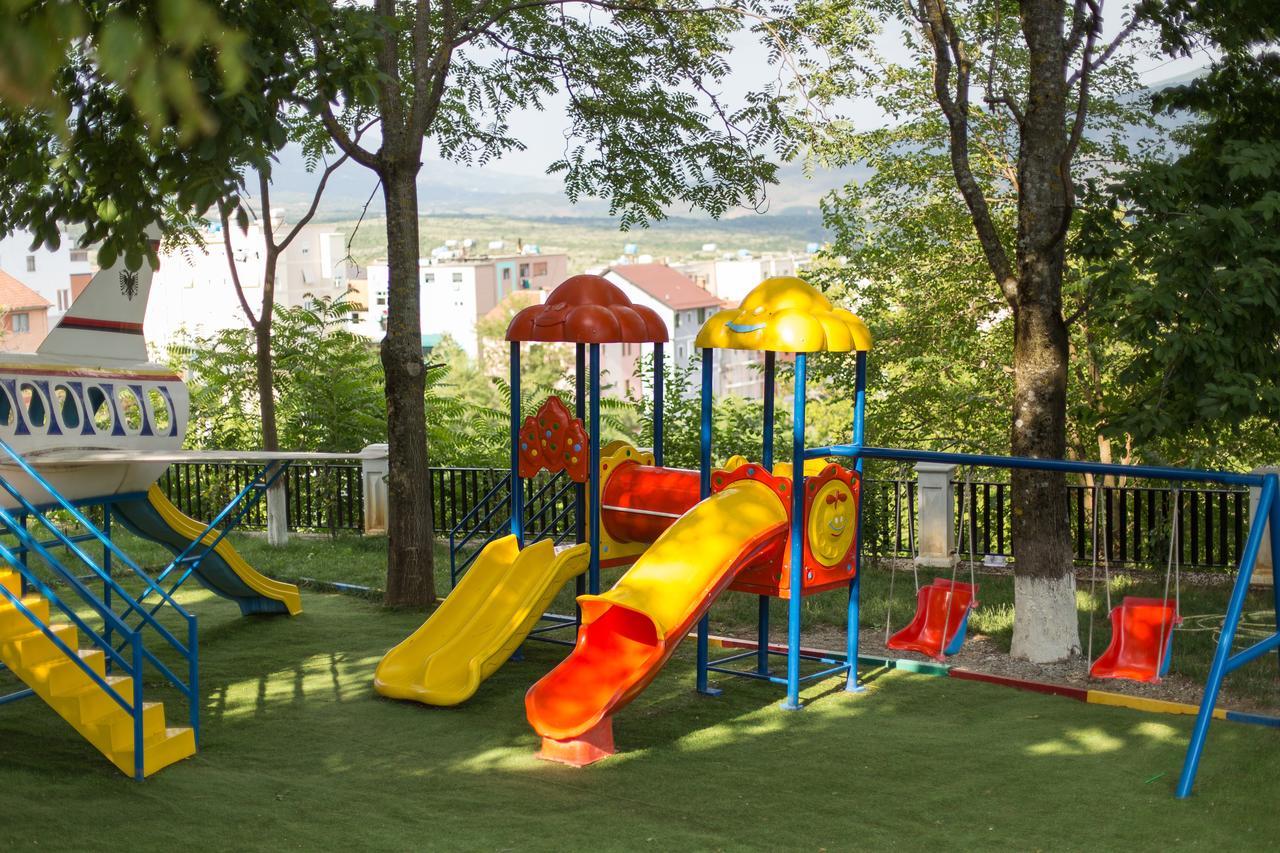 Hotel Turizem Shkelzeni Bajram Curr Exterior foto